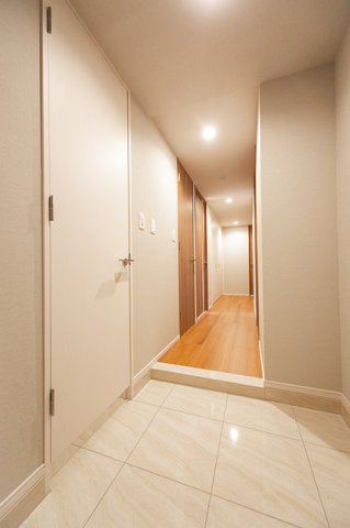 玄関　※写真は同タイプ住戸です。