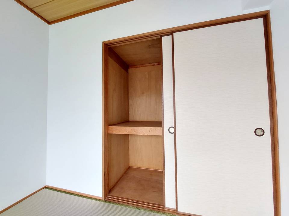 収納　押入れ