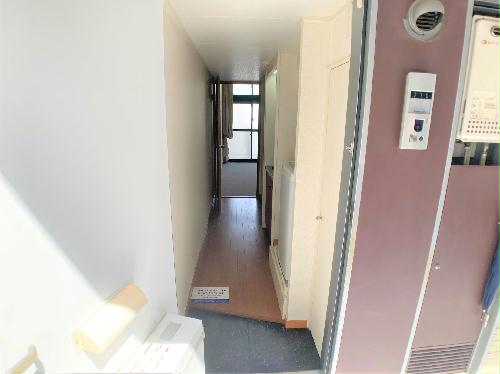 エントランス　設備・仕様は号室により異なる為、現況を優先致します。