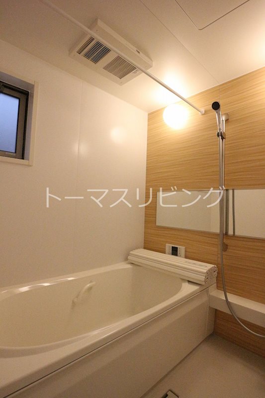 バス・シャワールーム　※別タイプ参考写真（現況優先）