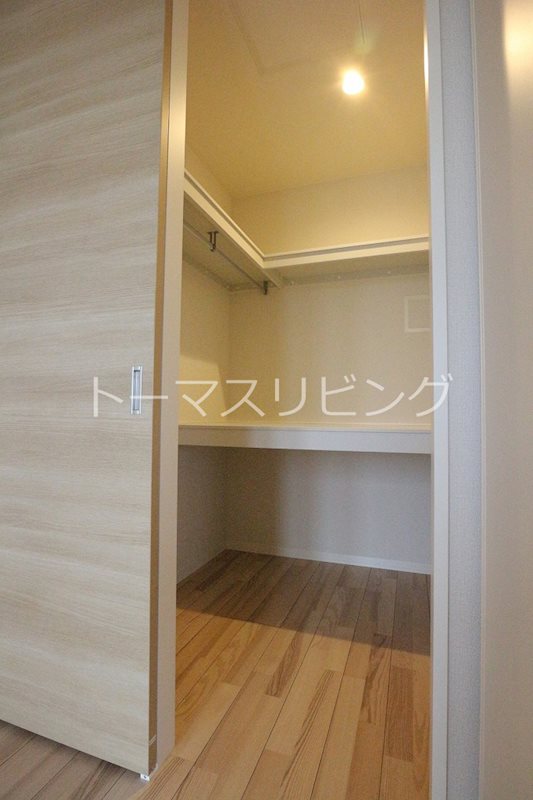 収納　※別タイプ参考写真（現況優先）