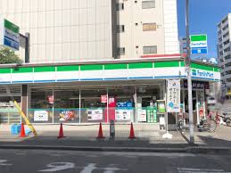 コンビニ　ファミリーマート 恵美須西二丁目店（コンビニ）まで63m