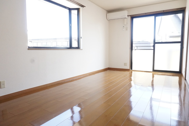 居室・リビング　エアコンのある９帖のお部屋☆