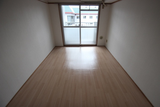 居室・リビング　※別部屋の写真です