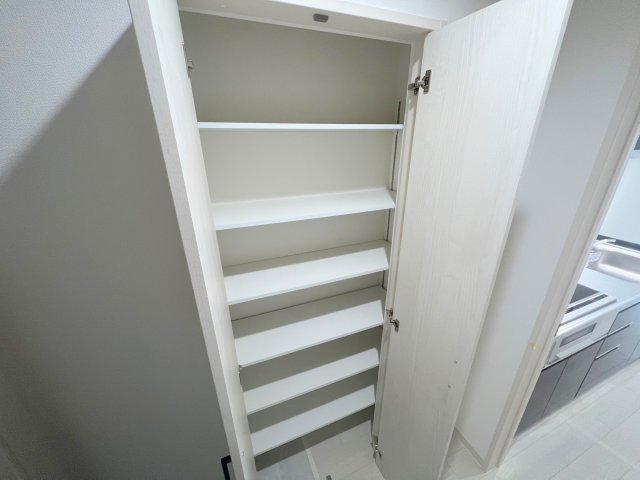 収納　大きいシューズボックスは靴がいっぱい入れれますね。