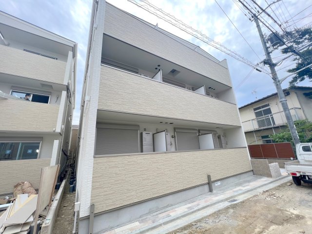 建物外観　オシャレな外観。この周辺では飛びぬけて目立っています。
