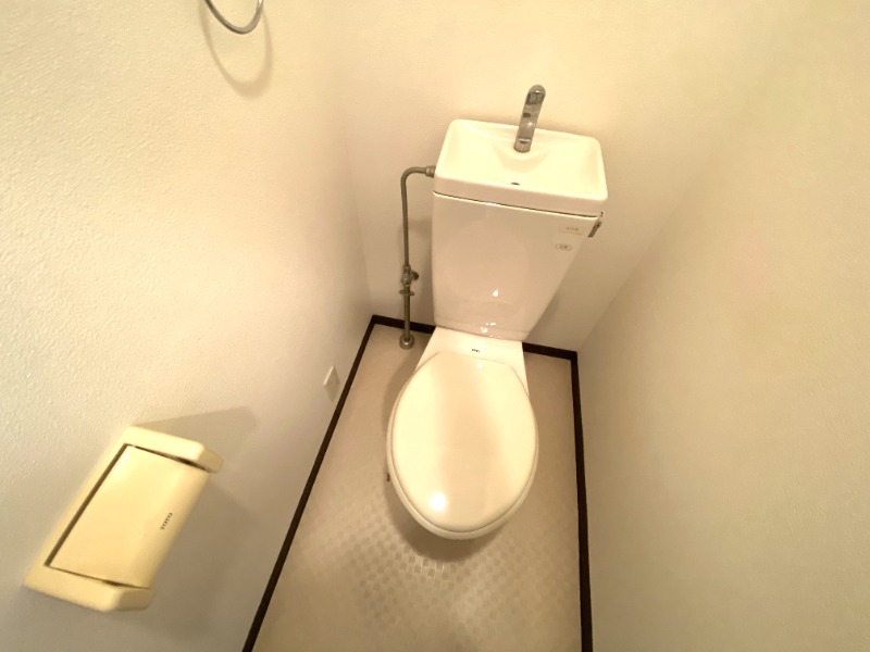 トイレ　お掃除ファイトです☆