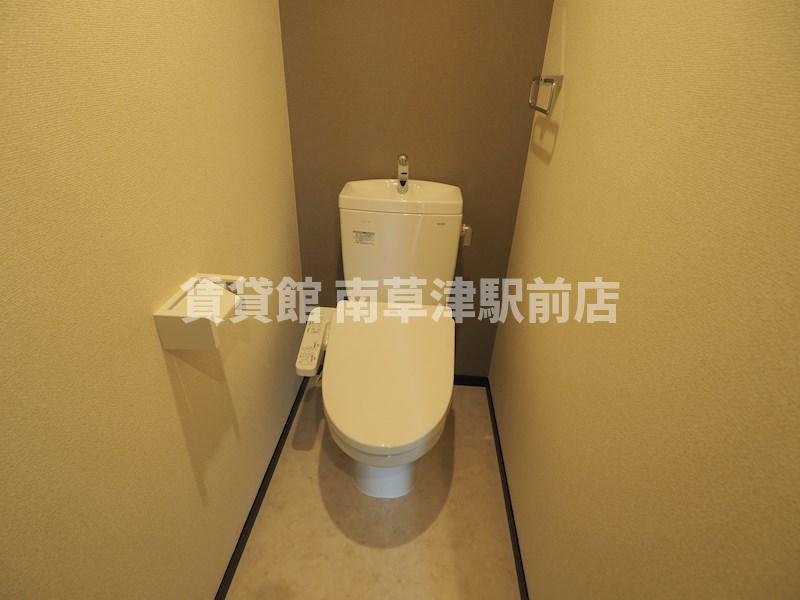 トイレ　同建物内の別室写真となります。