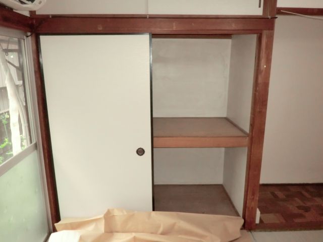 収納　１帖分の収納。お隣の板間にお荷物も置けます