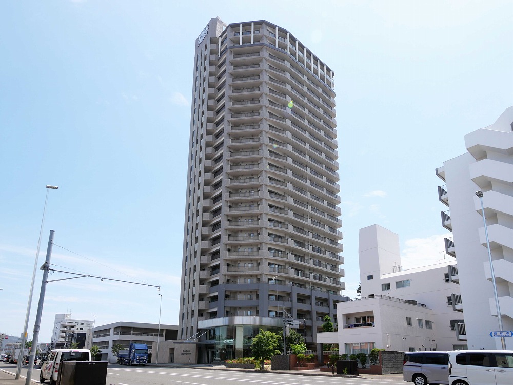 建物外観　★藻岩山を望める眺望良好の分譲賃貸！灯油ボイラーで経済的♪★