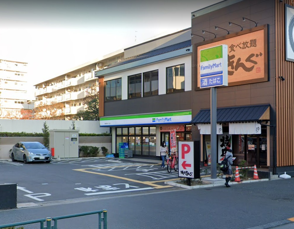コンビニ　ファミリーマート 板橋前野町六丁目店（コンビニ）まで349m