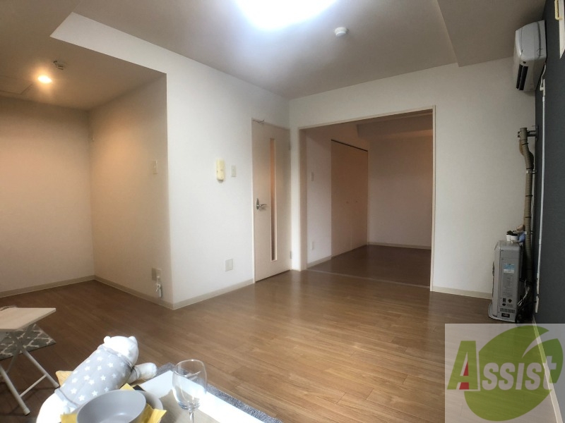 居室・リビング　広くてキレイなお部屋が広がっていて、充実した生活が送れそう。