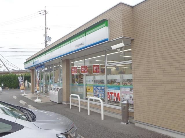 コンビニ　ファミリーマート伊賀西明寺店様（コンビニ）まで1300m