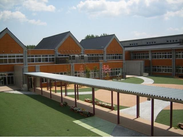 小学校　上野東小学校（小学校）まで1400m