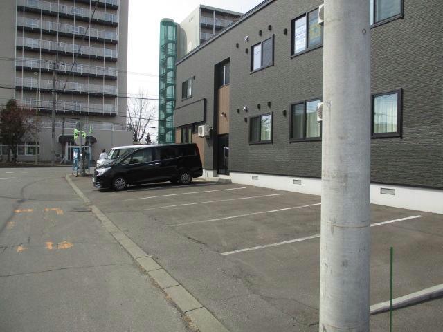 駐車場　駐車場