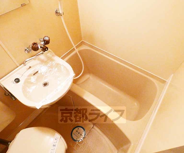 バス・シャワールーム　ユニットバスになります。