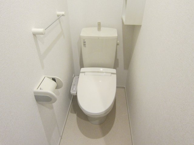 トイレ　機能性バッチリ、ウォシュレット