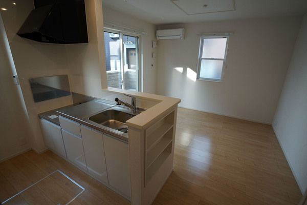 キッチン　同じ建物の別なお部屋