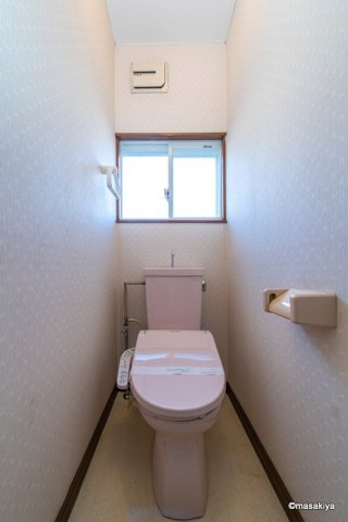 トイレ　トイレ　ウォシュレット付