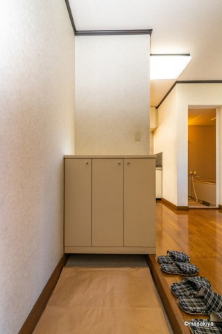 居室・リビング　玄関