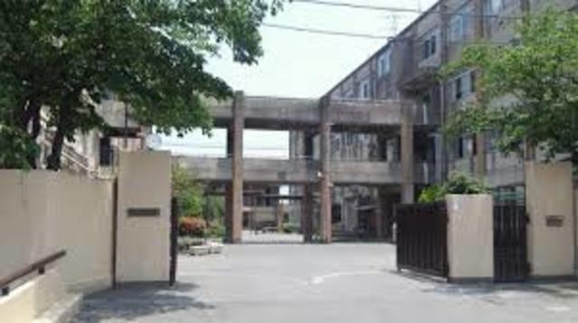 中学校　京都市立神川中学校（中学校）まで895m