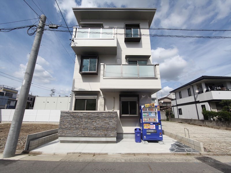 建物外観　外観　オートロック付　デザイナーズ　1フロア2部屋