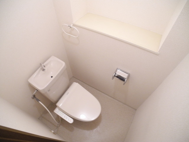 トイレ　※室内画像は別号室のもの