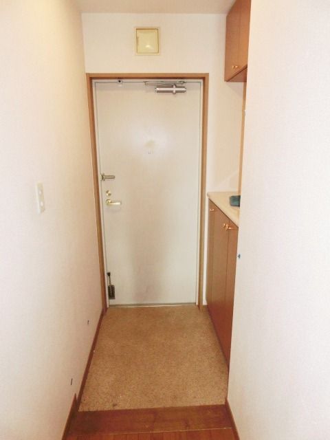 玄関　シューズＢＯＸ付です。