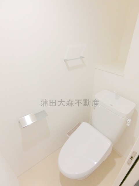 トイレ　温水洗浄便座付きのトイレ