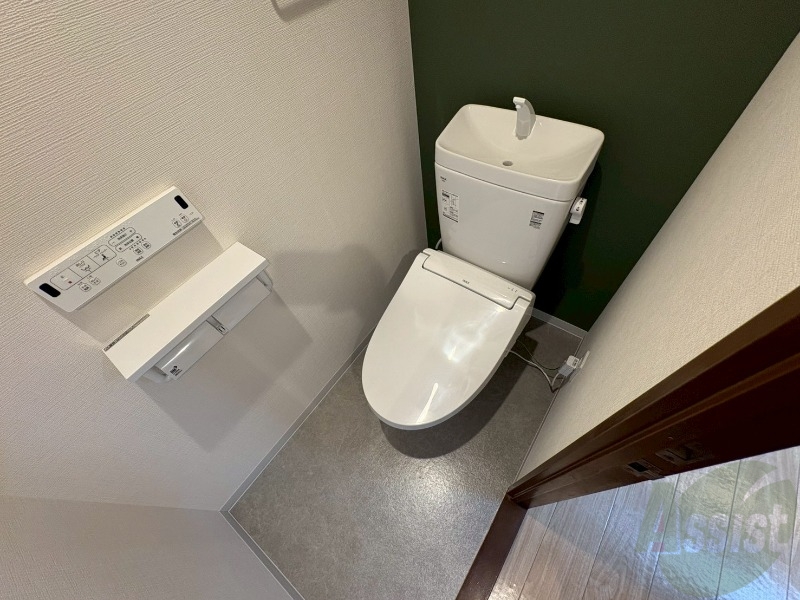 トイレ　こちらはトイレです。清潔感があり、安心して使用できます。