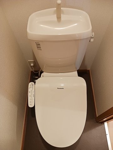 トイレ　清潔感のあるトイレです