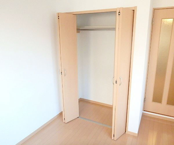 収納　★ハンガーラック付き、上部収納も有り★
