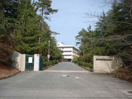 高校・高専　兵庫県立　川西緑台高等学校（高校・高専）まで1452m