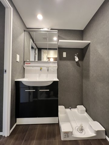 洗面設備　スペースが確保できる洗面所です