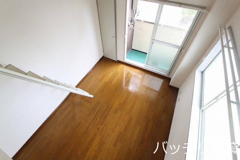 バルコニー　別号室タイプの為、現状を優先致します。