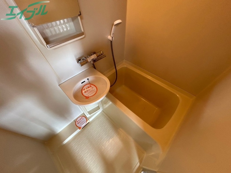 洗面設備　同型部屋写真です。
