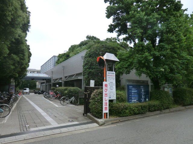 図書館　藤沢市総合市民図書館（図書館）まで1066m