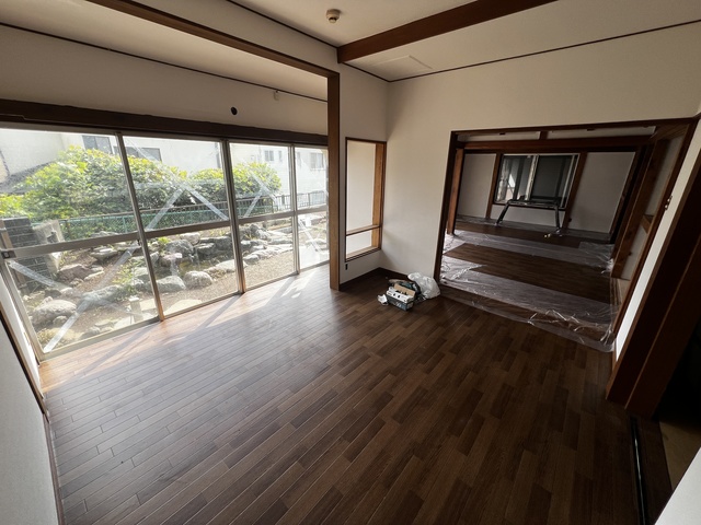 町市常磐町貸家の居間写真