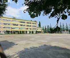 中学校　向陽中学校（中学校）まで867m