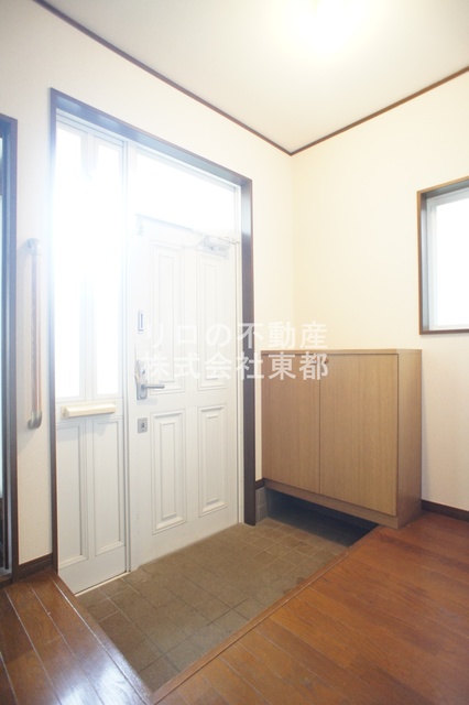 金程2丁目戸建住宅の玄関写真