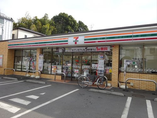 コンビニ　セブンイレブン世田谷経堂本町通り店（コンビニ）まで171m