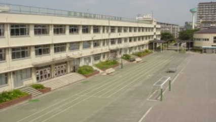 小学校　浮間小学校（小学校）まで808m