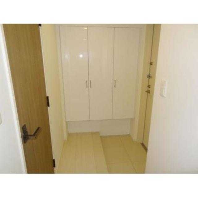 玄関　※写真は同タイプ住戸です。
