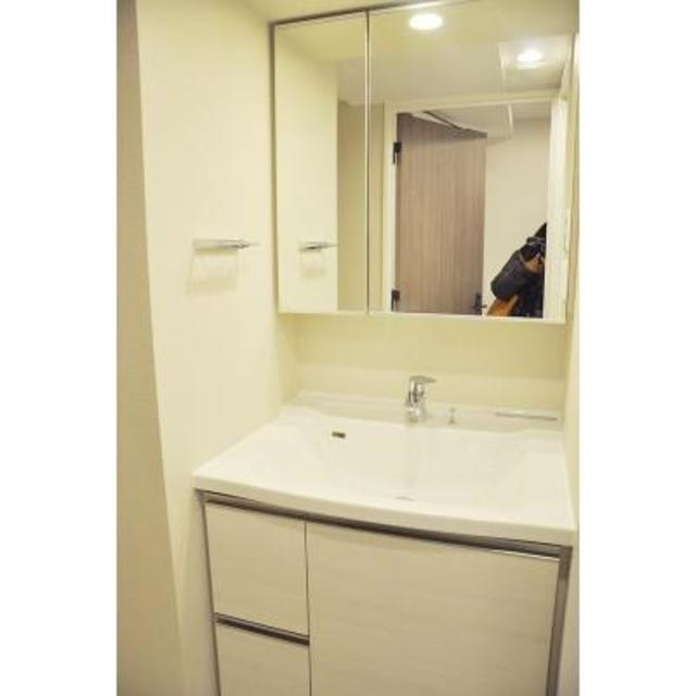 洗面設備　※写真は同タイプ住戸です。