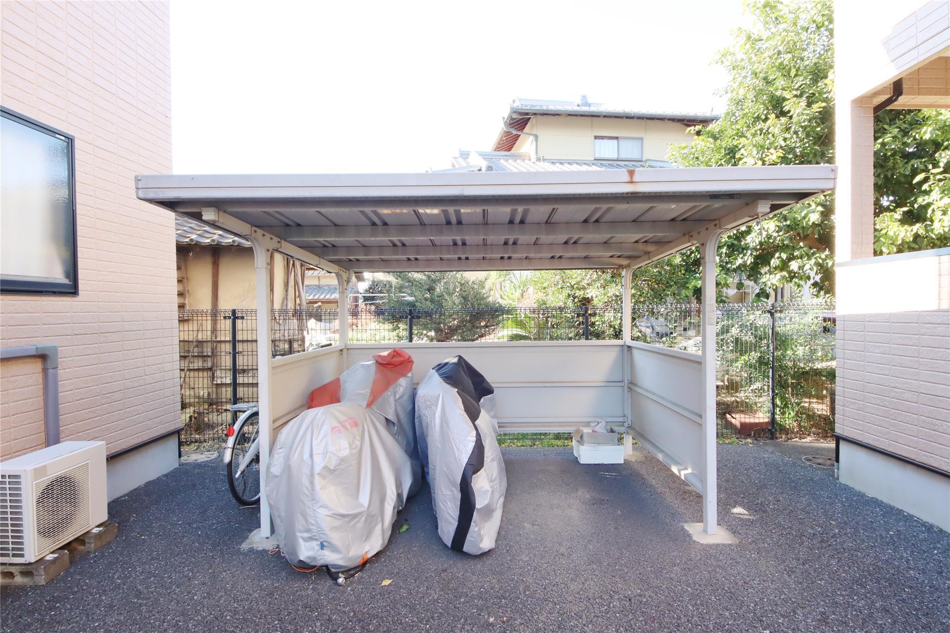 その他共有部分　屋根付きの駐輪場あり◎
