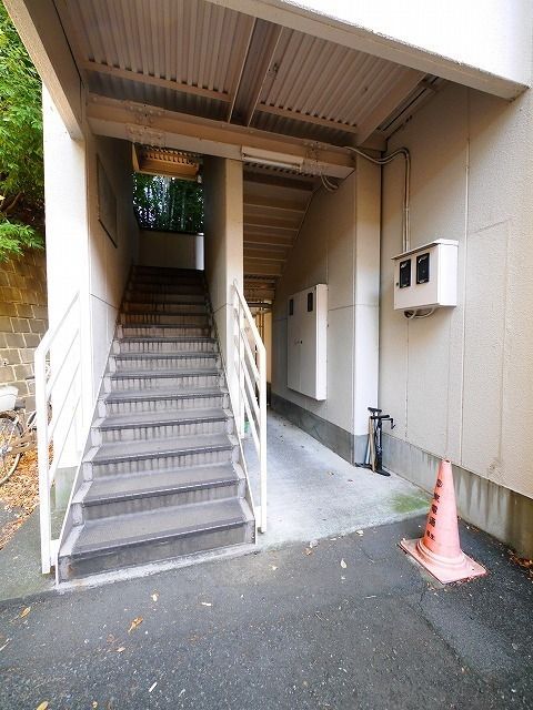 エントランス　★お部屋探しは株式会社タウンハウジング東京まで★