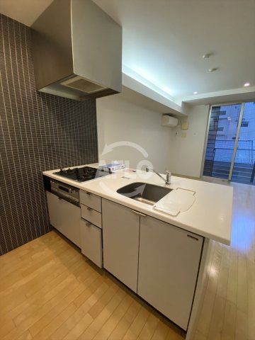 キッチン　アーバネックス淀屋橋　3口ガスシステムキッチン