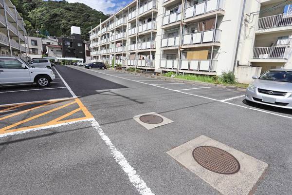 駐車場　車をお持ちの方に嬉しい駐車場付きの物件です