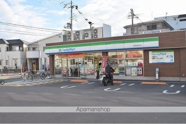 コンビニ　ファミリーマート尼崎東難波町店（コンビニ）まで750m