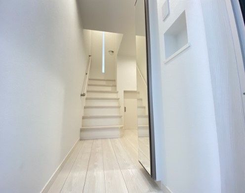 玄関　※別部屋参考画像